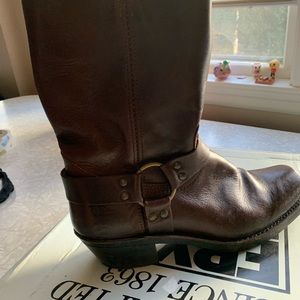 Frye Women’s Harness Boot, size 10, Dark Brown